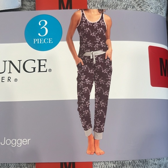 Karen Neuburger 3 Piece Lounge Set - Picture 2 of 3